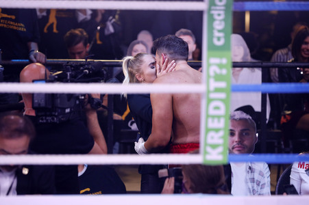 1. Kampfabend 'Das große SAT.1 Promiboxen' in Köln