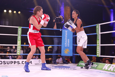 1. Kampfabend 'Das große SAT.1 Promiboxen' in Köln