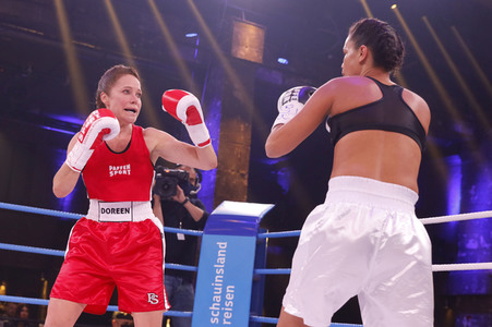 1. Kampfabend 'Das große SAT.1 Promiboxen' in Köln