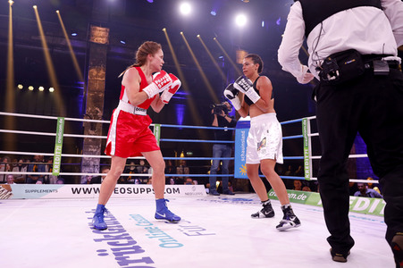 1. Kampfabend 'Das große SAT.1 Promiboxen' in Köln