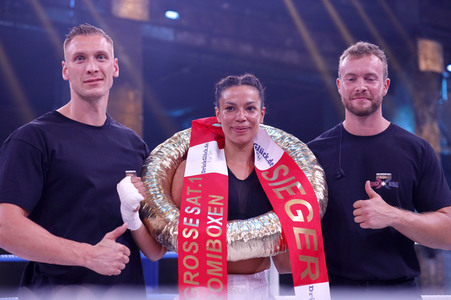 1. Kampfabend 'Das große SAT.1 Promiboxen' in Köln