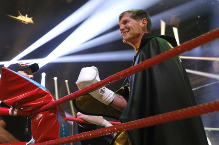 1. Kampfabend 'Das große SAT.1 Promiboxen' in Köln