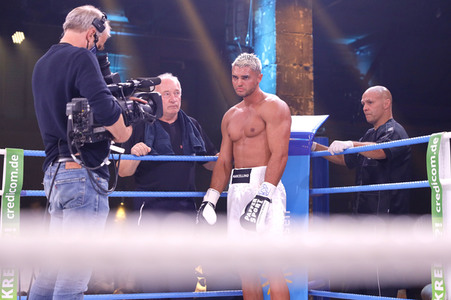 1. Kampfabend 'Das große SAT.1 Promiboxen' in Köln