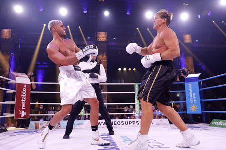 1. Kampfabend 'Das große SAT.1 Promiboxen' in Köln