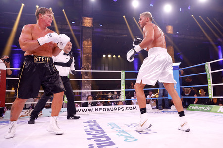 1. Kampfabend 'Das große SAT.1 Promiboxen' in Köln