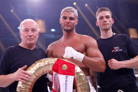 1. Kampfabend 'Das große SAT.1 Promiboxen' in Köln