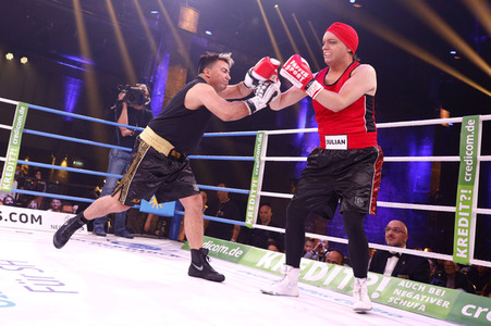 1. Kampfabend 'Das große SAT.1 Promiboxen' in Köln