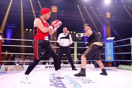 1. Kampfabend 'Das große SAT.1 Promiboxen' in Köln