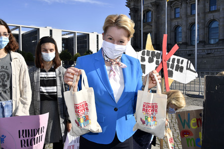 Fototermin anlässlich des Weltkindertags 2020 in Berlin