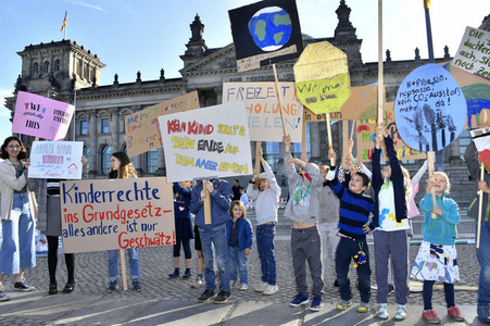 Fototermin anlässlich des Weltkindertags 2020 in Berlin