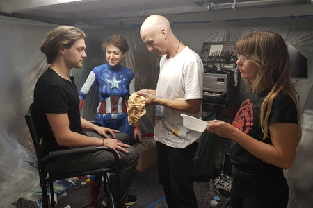 GEEK ART: Captain America vs. Red Skull Bodypainting
