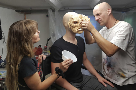 GEEK ART: Captain America vs. Red Skull Bodypainting