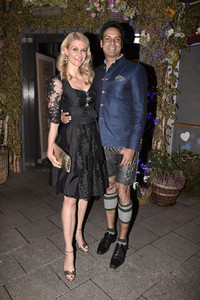 Almauftrieb in der Käfer Schänke in München