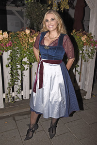 Almauftrieb in der Käfer Schänke in München