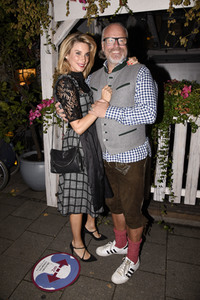 Almauftrieb in der Käfer Schänke in München