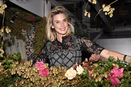 Almauftrieb in der Käfer Schänke in München