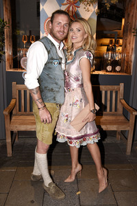 Almauftrieb in der Käfer Schänke in München