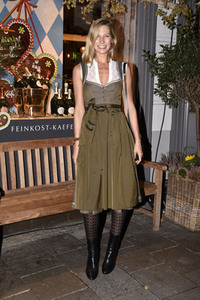 Almauftrieb in der Käfer Schänke in München