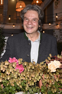 Almauftrieb in der Käfer Schänke in München