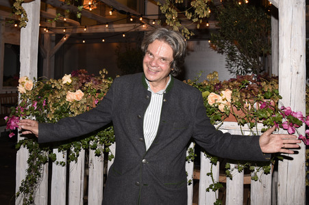 Almauftrieb in der Käfer Schänke in München