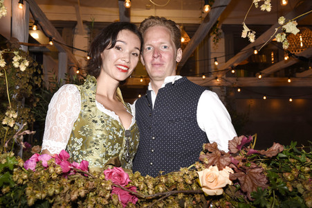 Almauftrieb in der Käfer Schänke in München