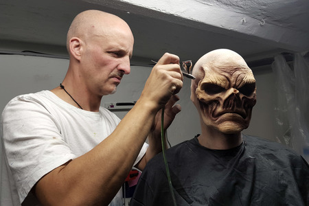 GEEK ART: Captain America vs. Red Skull Bodypainting