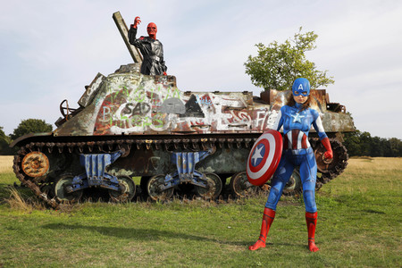 GEEK ART: Captain America vs. Red Skull Bodypainting