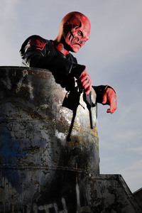 GEEK ART: Captain America vs. Red Skull Bodypainting
