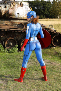 GEEK ART: Captain America vs. Red Skull Bodypainting