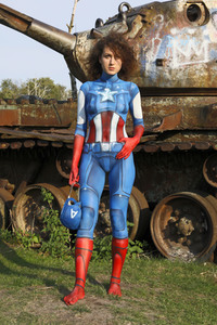 GEEK ART: Captain America vs. Red Skull Bodypainting