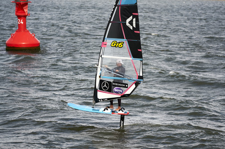 Foil-Surfer auf Norderney