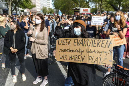 Demonstration 'Es reicht! - Wir haben Platz' in Berlin
