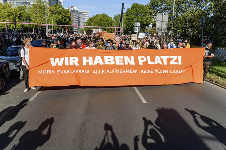 Demonstration 'Es reicht! - Wir haben Platz' in Berlin