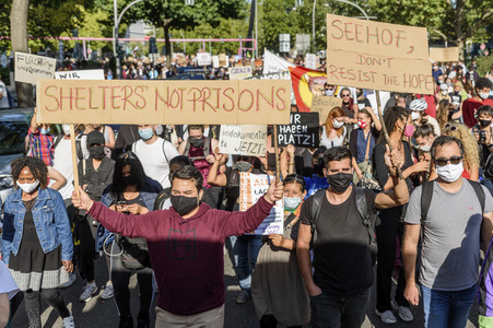 Demonstration 'Es reicht! - Wir haben Platz' in Berlin