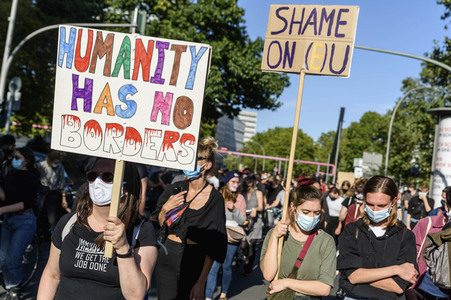 Demonstration 'Es reicht! - Wir haben Platz' in Berlin