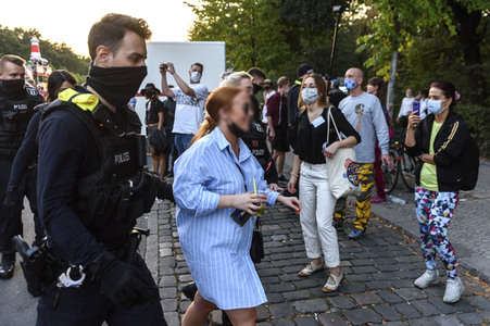Techno-Parade zum World Peace Day in Berlin