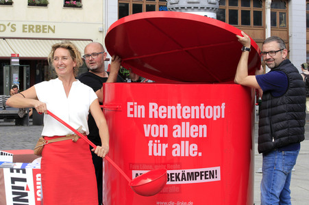 Aktion von Caren Lay in Görlitz