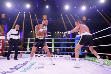 2. Kampfabend 'Das große SAT.1 Promiboxen' in Köln