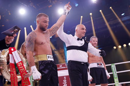 2. Kampfabend 'Das große SAT.1 Promiboxen' in Köln