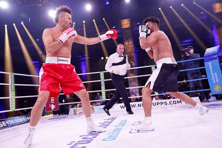 2. Kampfabend 'Das große SAT.1 Promiboxen' in Köln