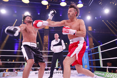 2. Kampfabend 'Das große SAT.1 Promiboxen' in Köln