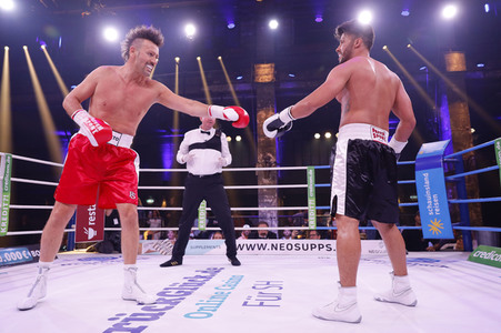 2. Kampfabend 'Das große SAT.1 Promiboxen' in Köln