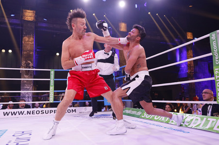 2. Kampfabend 'Das große SAT.1 Promiboxen' in Köln