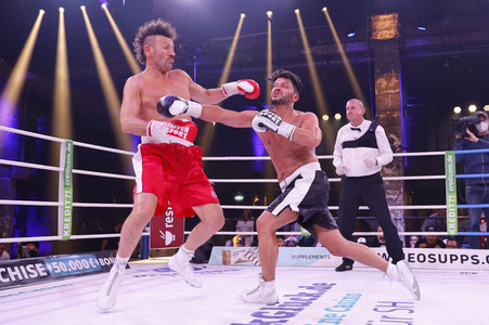 2. Kampfabend 'Das große SAT.1 Promiboxen' in Köln