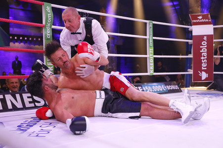 2. Kampfabend 'Das große SAT.1 Promiboxen' in Köln