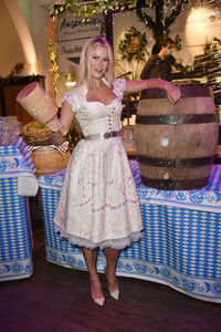 Bergfest der 9. Hofbräu Berlin Wiesn in Berlin