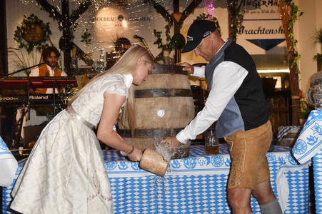 Bergfest der 9. Hofbräu Berlin Wiesn in Berlin