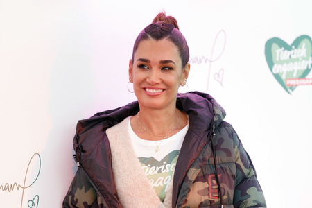 Tierheim-Pressetermin mit Jana Ina Zarrella in Köln