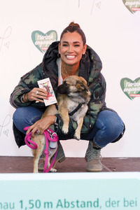 Tierheim-Pressetermin mit Jana Ina Zarrella in Köln