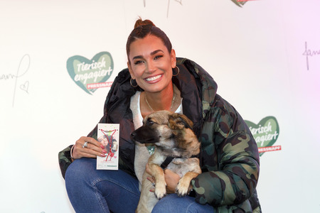 Tierheim-Pressetermin mit Jana Ina Zarrella in Köln